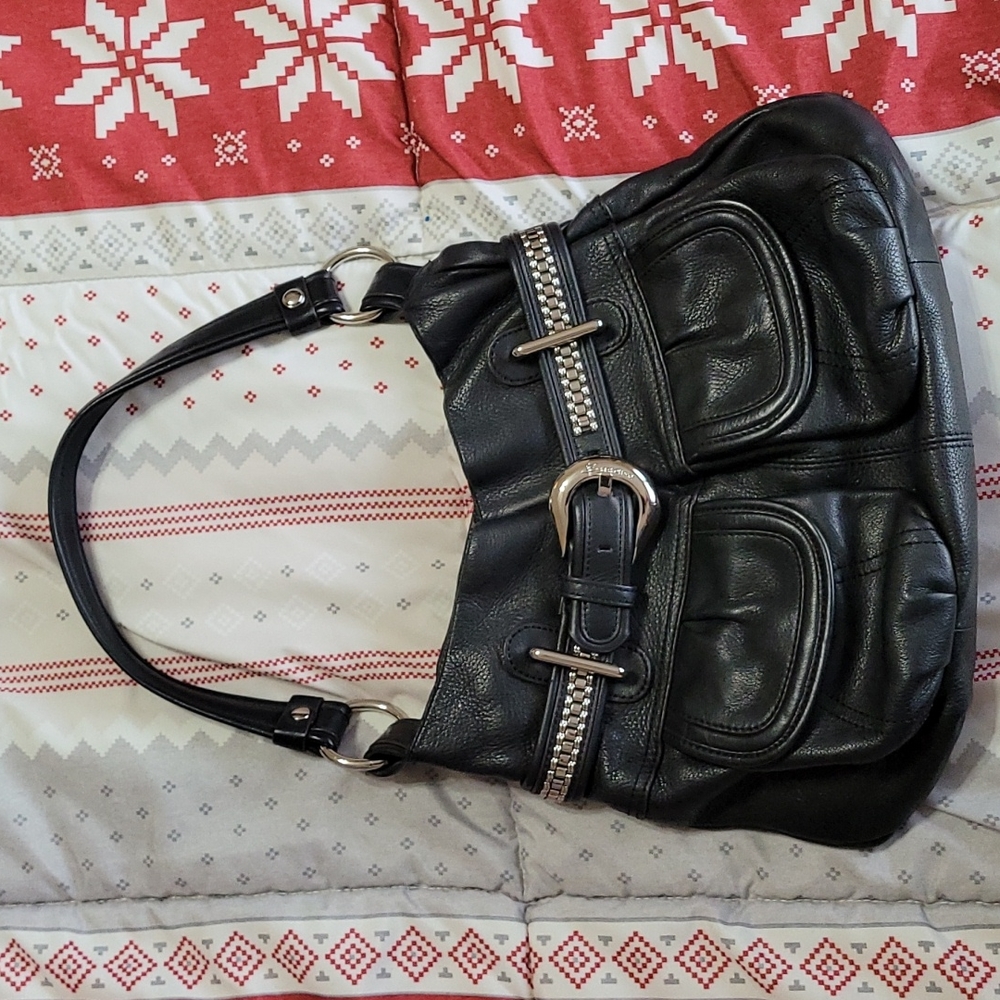 B Makowsky black leather purse